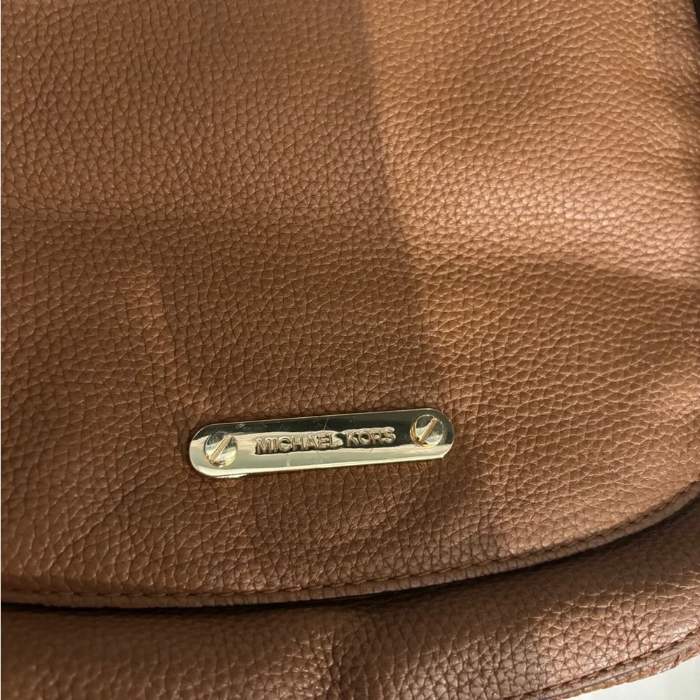 Michael Kors Tan Crossbody Bag with Gold Accents - Picture 2 of 8